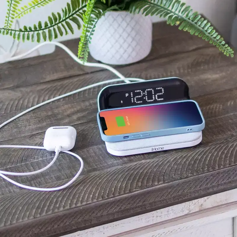 iHome Alarm Clock with Wireless Charging Station - White (iW18WC)
