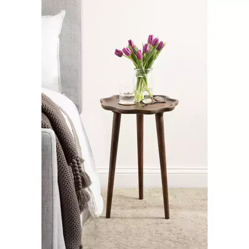 Kate and Laurel Alezar Scallop Wood Side Table