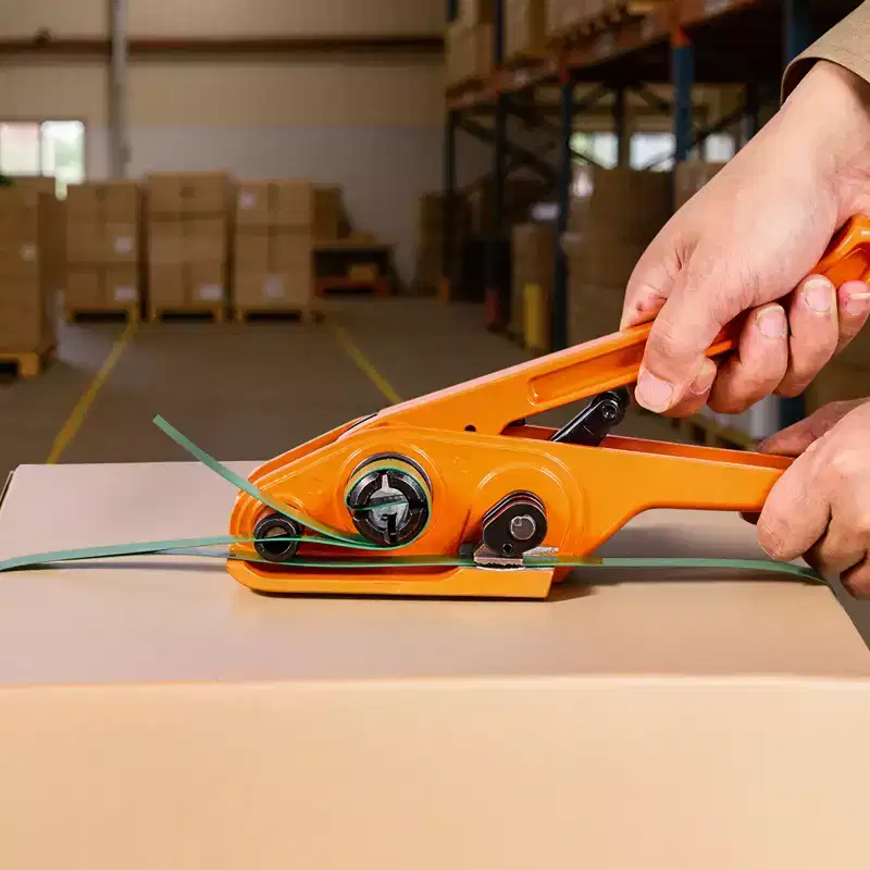 VEVOR Banding Strapping Kit, Banding Sealer Tool with 1000 ft Length PET Band, 300 Metal Seals, Plastic Manual Pallet Strapping Kit,Green & Orange