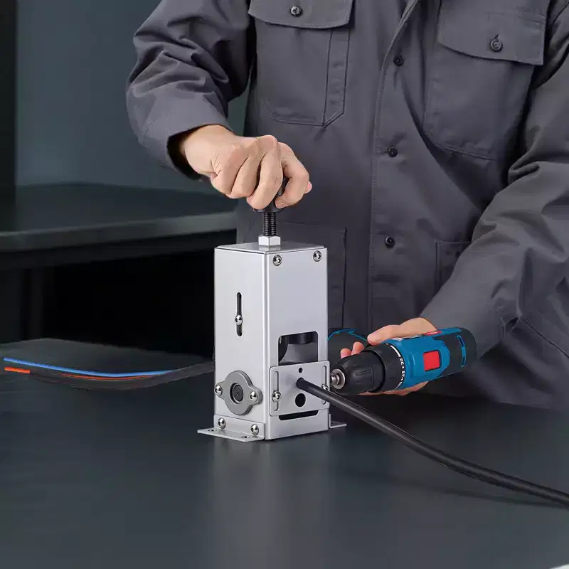 VEVOR Manual Wire Stripper Machine, 0.06-1.18 in, Copper Cable Stripper Tool, Q235 Frame Wire Stripping Machine, Silver