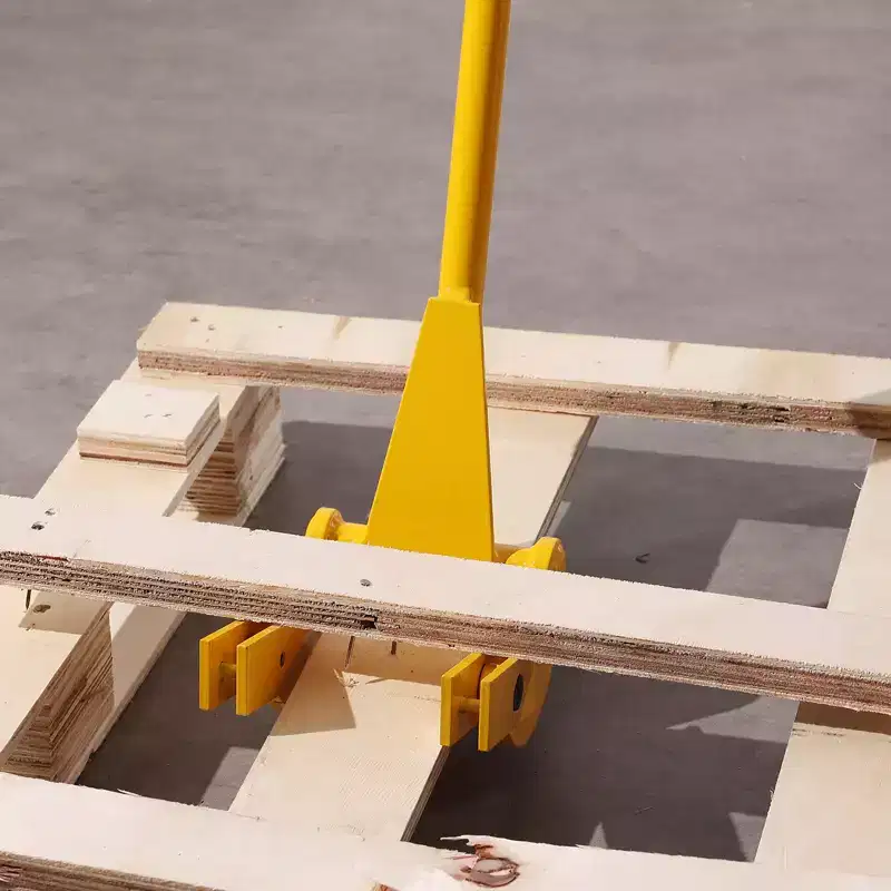 VEVOR Pallet Buster, 41-Inch Handle, 2000 lbs Weight Capacity, Q235 Carbon Steel, Heavy Duty Deck Wrecker Demolition Wood Pallet Tool, Yellow