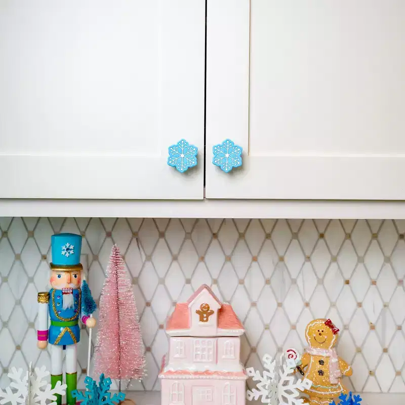 Knobz: Decorative Knob Covers - Snowflake, Stretch Over Hardware Decorations